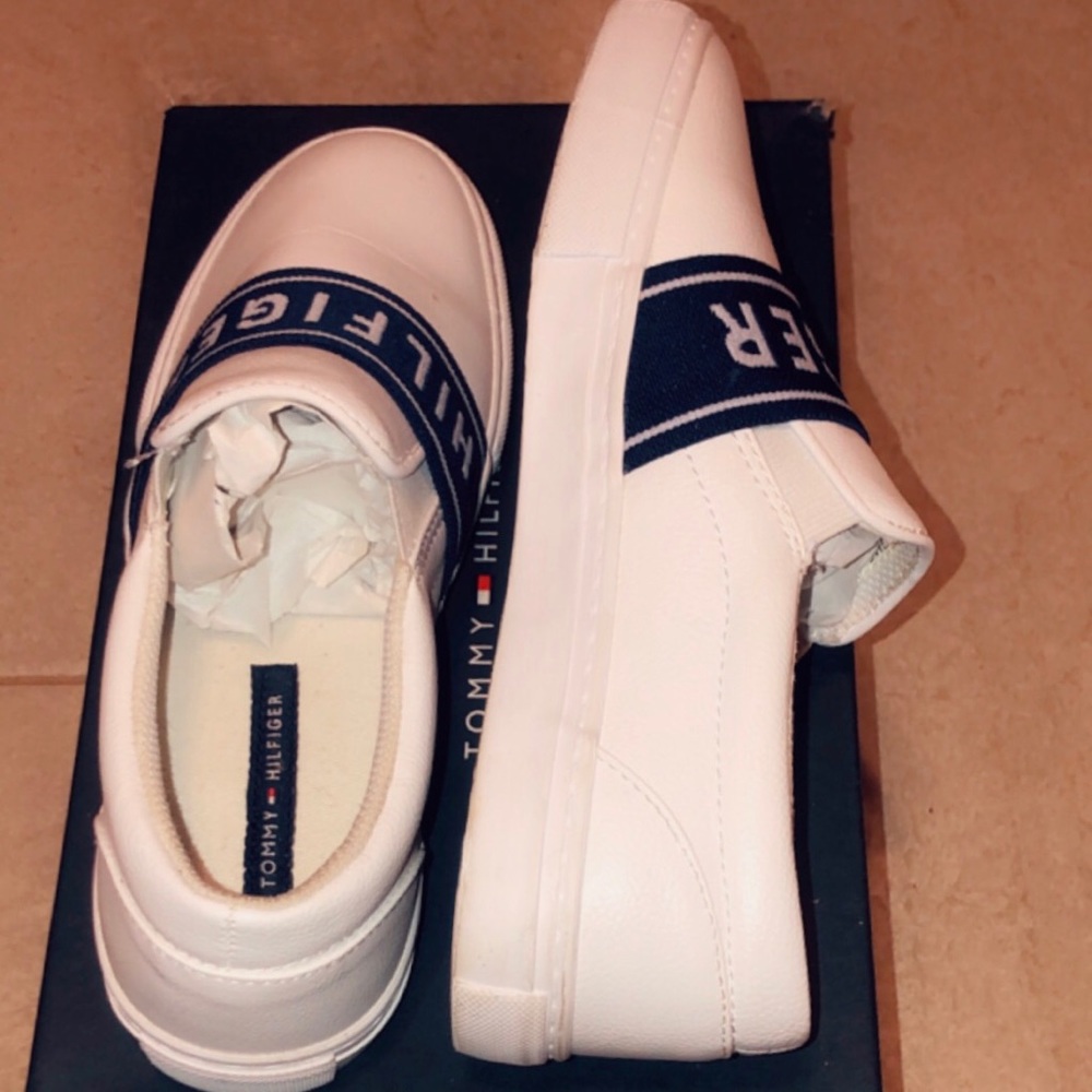 Tommy Hilfiger  
Womens Logane